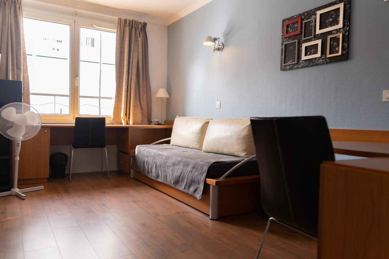 איסי-לה-מולינו Confortable Apartment Near Porte De Versailles מראה חיצוני תמונה