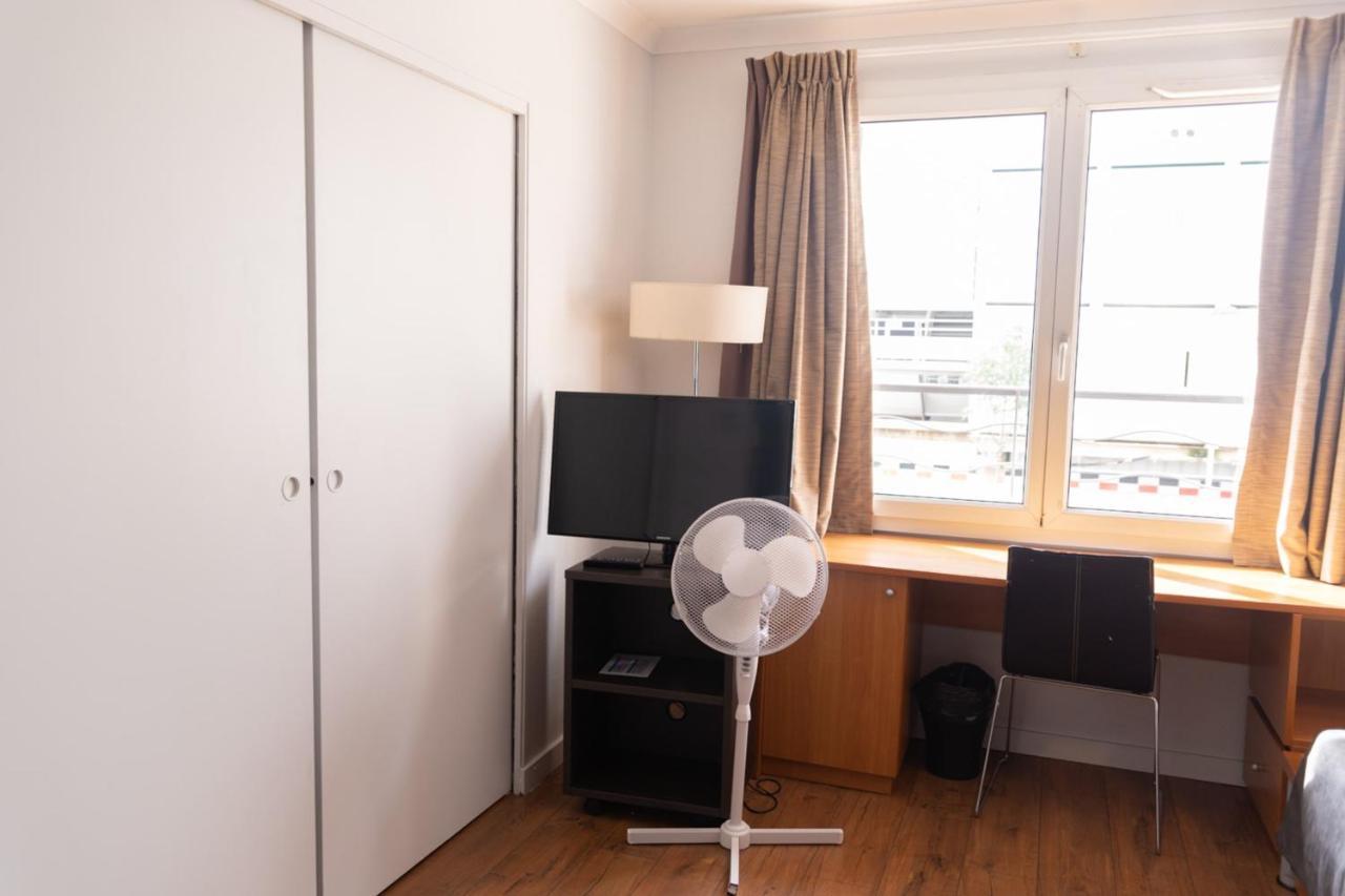 איסי-לה-מולינו Confortable Apartment Near Porte De Versailles מראה חיצוני תמונה
